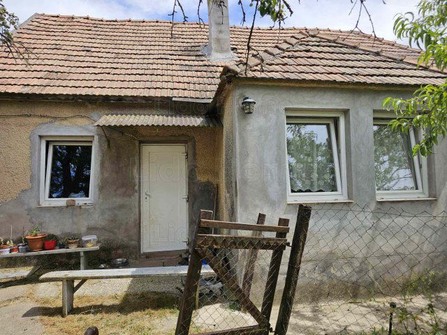 Eladó családi ház, Győrasszonyfán 19 M Ft, 6 szobás