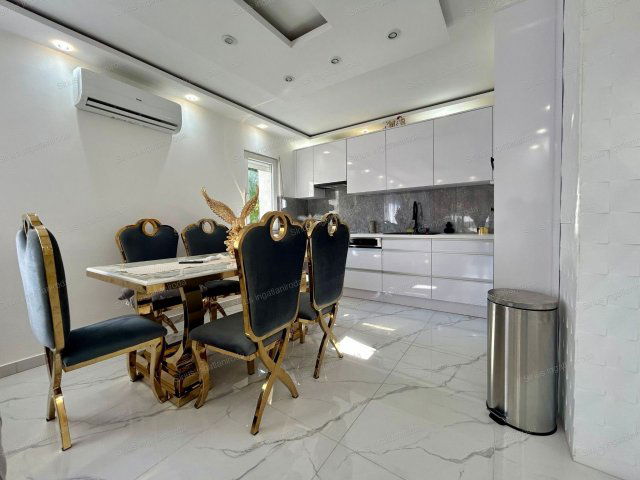 Eladó téglalakás, Budapesten, XX. kerületben, Kazinczy utcában