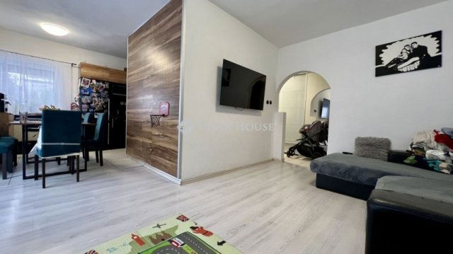 Eladó téglalakás, Balatonfüreden 97 M Ft, 4 szobás