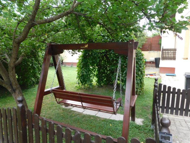 Eladó családi ház, Hévízen 219 M Ft, 5+1 szobás