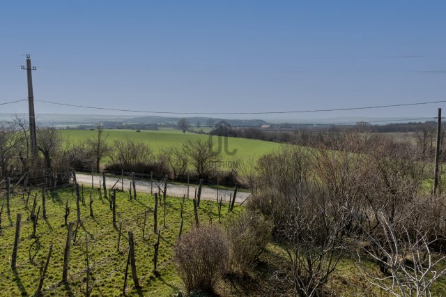 Eladó családi ház, Csákberényben 36.5 M Ft, 2 szobás