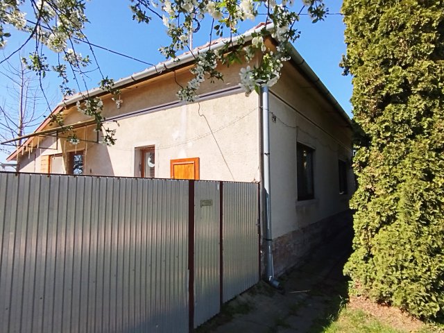 Eladó családi ház, Csanádapácán 13.9 M Ft, 2 szobás