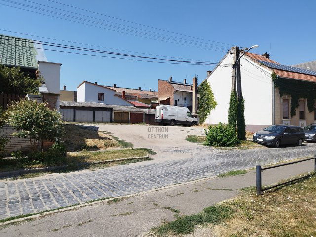 Eladó garázs, Nagykőrösön 4 M Ft / költözzbe.hu