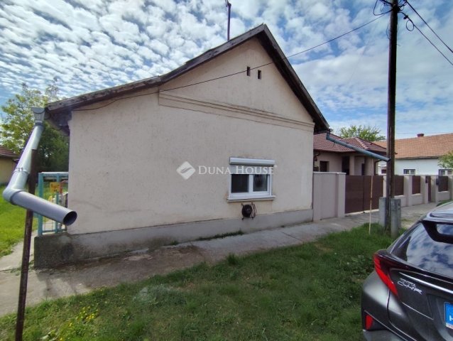 Eladó családi ház, Tiszafüreden 18.49 M Ft, 2 szobás
