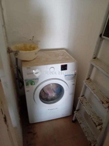 Eladó téglalakás, Pécsett 79.9 M Ft, 3 szobás