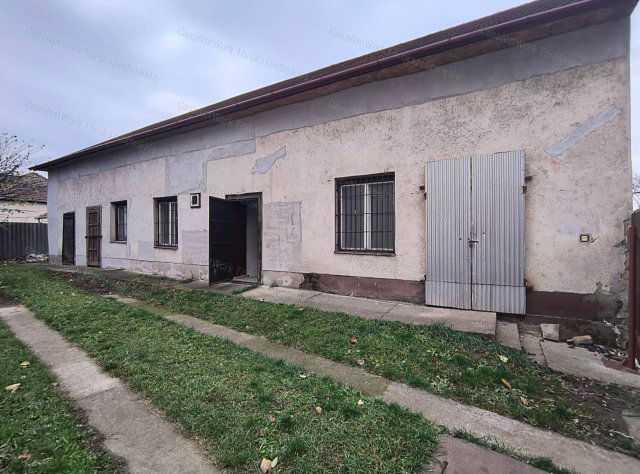 Eladó üzlethelyiség, Törökszentmiklóson 29 M Ft, 3 szobás