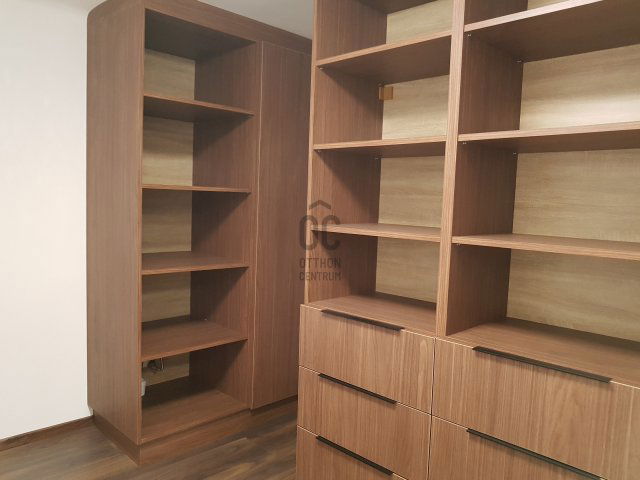 Eladó téglalakás, Budapesten, VII. kerületben 128 M Ft, 3 szobás