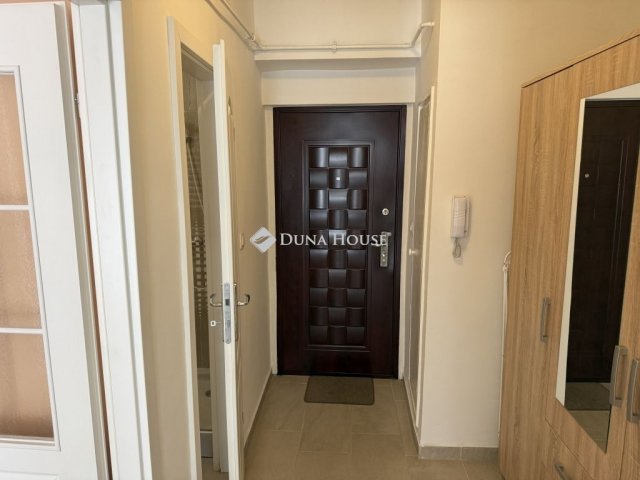 Kiadó téglalakás, albérlet, Pécsett 150 E Ft / hó, 1 szobás