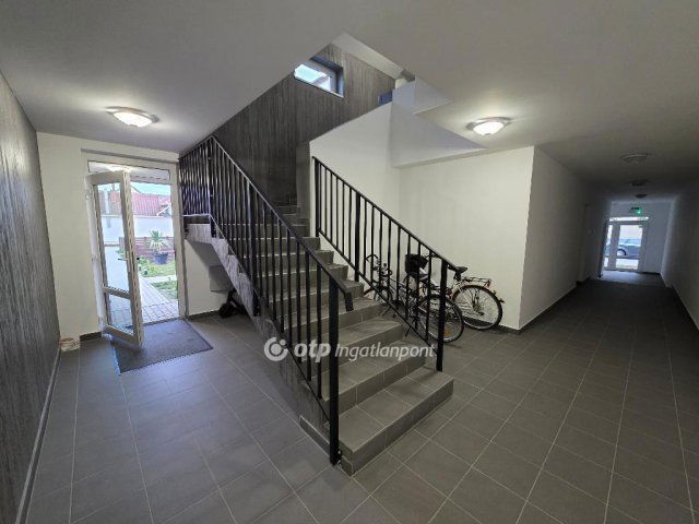 Eladó téglalakás, Hajdúszoboszlón 83.4 M Ft, 2 szobás