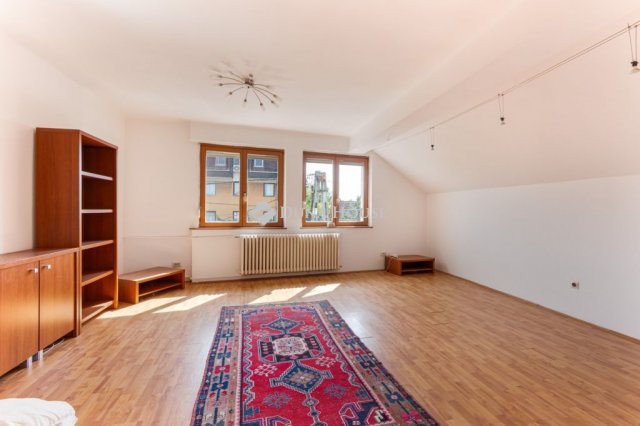 Eladó téglalakás, Budapesten, XIV. kerületben, Cinkotai úton