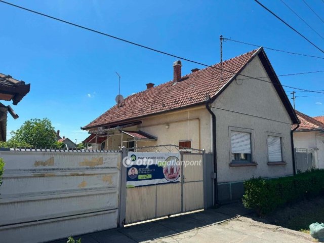Eladó családi ház, Cegléden 68 M Ft, 3 szobás