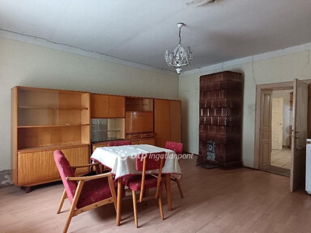 Eladó családi ház, Sárándon 19.5 M Ft, 4 szobás