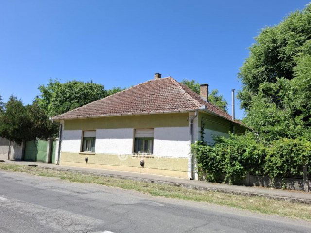 Eladó családi ház, Biharkeresztesen 28.9 M Ft, 2+1 szobás