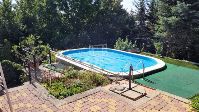 Eladó családi ház, Szentendrén 119.9 M Ft, 3 szobás