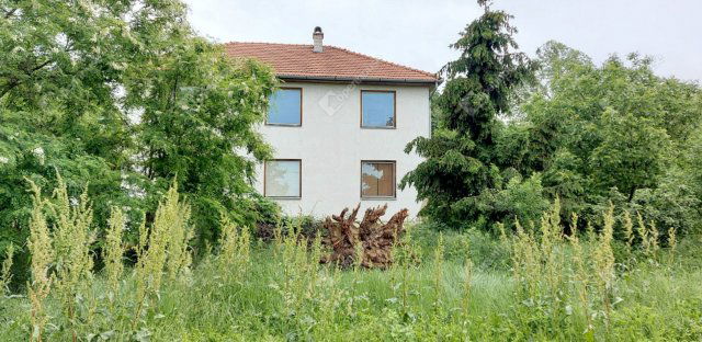 Eladó családi ház, Tokajban 32 M Ft, 7 szobás