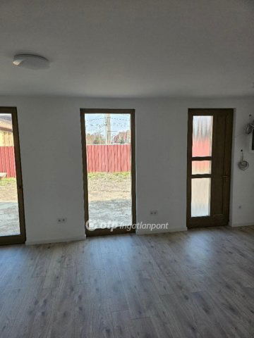 Eladó téglalakás, Turán 49.9 M Ft, 1+2 szobás