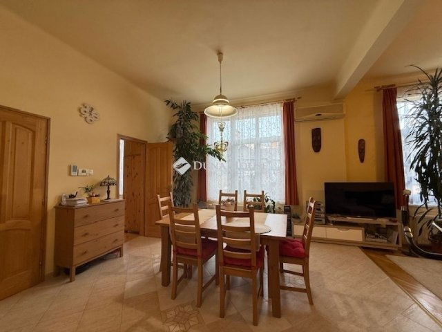 Eladó téglalakás, Budapesten, XII. kerületben 165 M Ft, 4 szobás