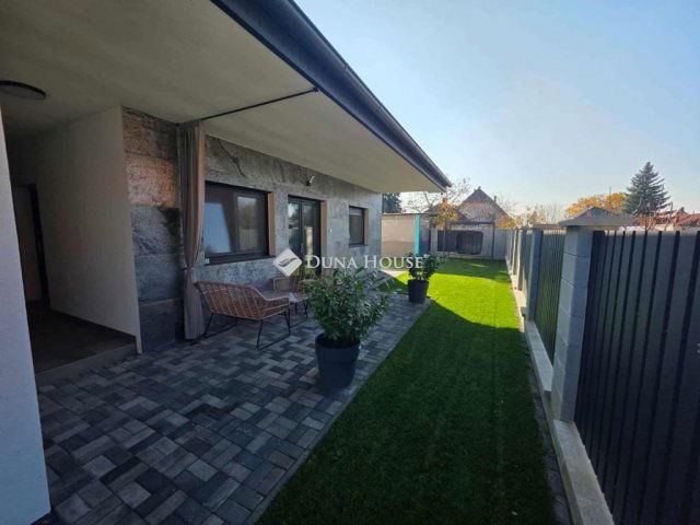 Eladó nyaraló, Siófokon 179.9 M Ft, 7 szobás