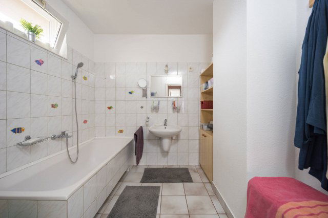 Eladó családi ház, Érsekvadkerten 54.875 M Ft, 5 szobás