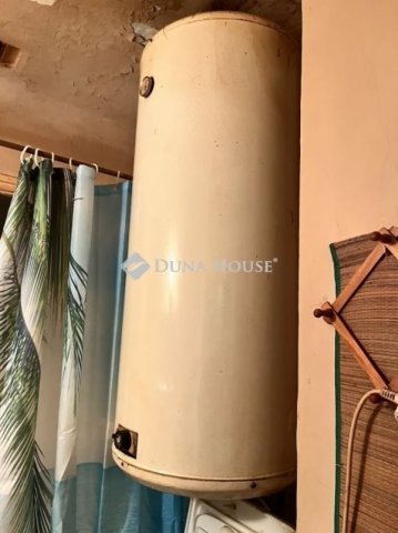 Eladó téglalakás, Pécsett 20.9 M Ft, 1 szobás