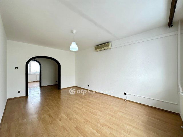 Eladó panellakás, Budapesten, X. kerületben 64.89 M Ft, 3 szobás