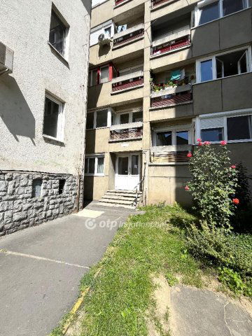 Eladó panellakás, Salgótarjánban 21.5 M Ft, 1+2 szobás
