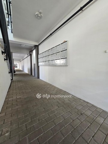 Kiadó téglalakás, albérlet, Pápán 195 E Ft / hó, 1+1 szobás