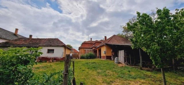 Eladó családi ház, Kecelen 29.8 M Ft, 5 szobás