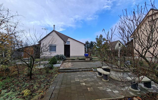 Eladó családi ház, Debrecenben 16 M Ft, 1+1 szobás