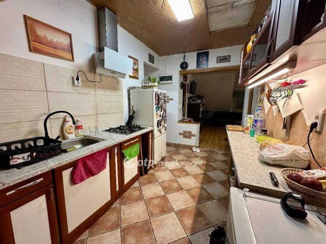 Eladó családi ház, Szigethalmon 99.9 M Ft, 6 szobás