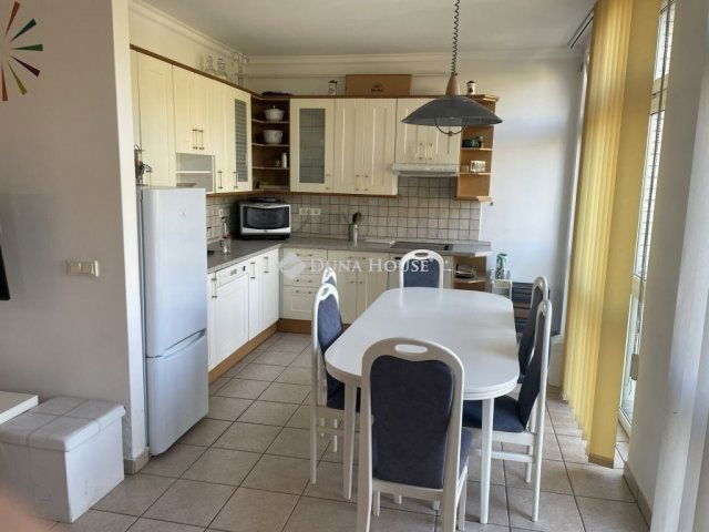 Kiadó téglalakás, albérlet, Kecskeméten 300 E Ft / hó