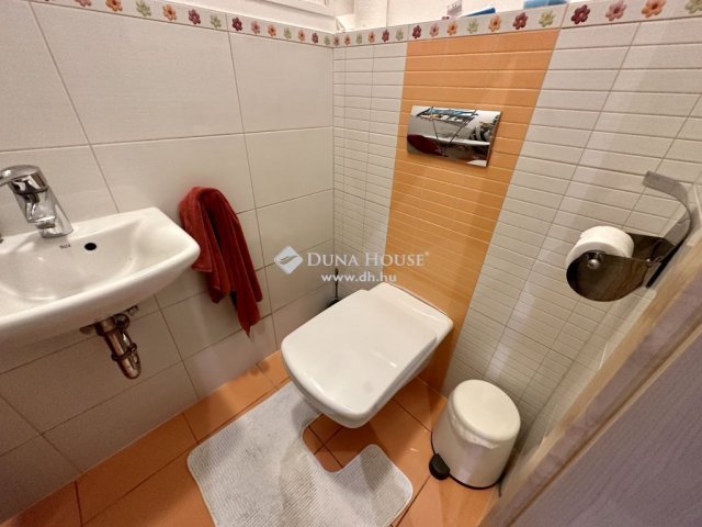 Eladó családi ház, Ürömön 299 M Ft, 6 szobás