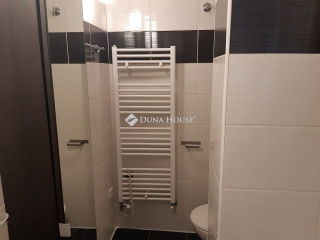 Eladó téglalakás, Budapesten, VI. kerületben 129.9 M Ft