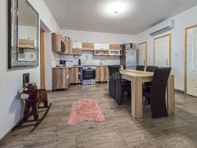 Eladó családi ház, Egyházasfaluban 42 M Ft, 2 szobás