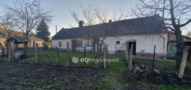 Eladó családi ház, Noszlopon 7.9 M Ft, 2 szobás