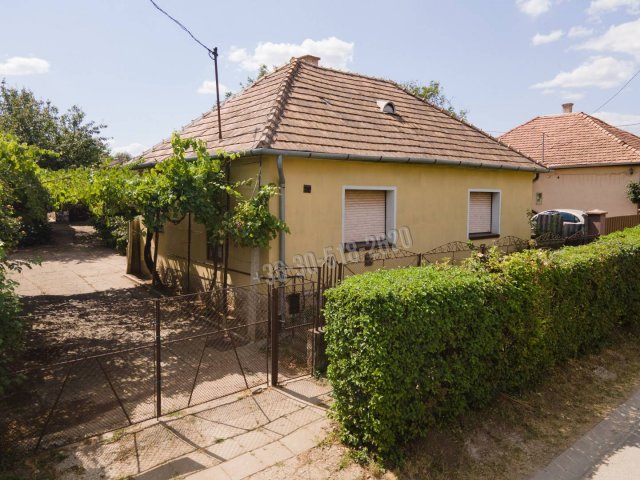 Eladó családi ház, Kosdon, Mikes Kelemen utcában 58.5 M Ft