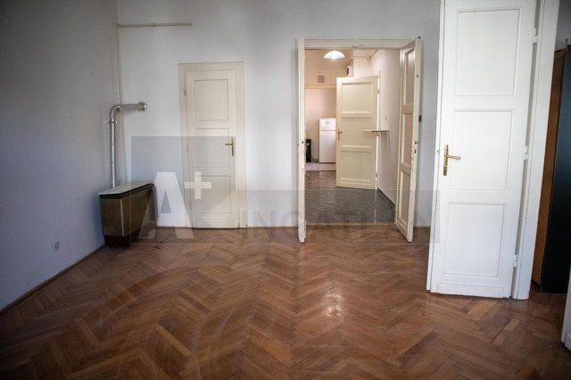 Eladó téglalakás, Szegeden 63 M Ft, 3 szobás