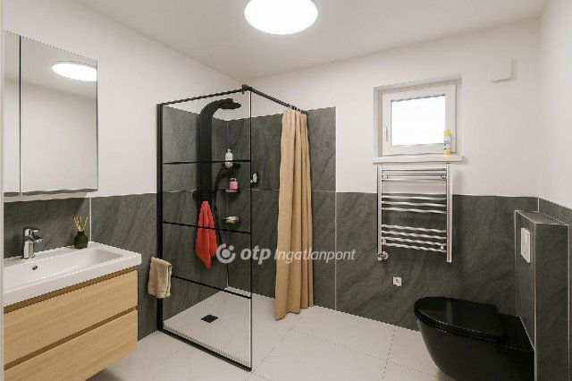 Eladó családi ház, Ercsiben 45 M Ft, 1+2 szobás