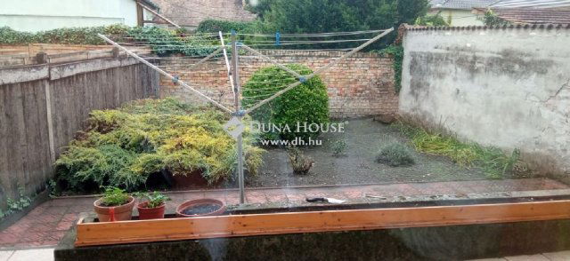 Eladó téglalakás, Mohácson 45.9 M Ft, 2+2 szobás