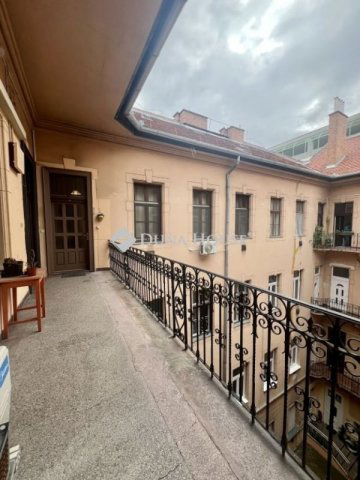 Eladó téglalakás, Budapesten, VI. kerületben 79.9 M Ft, 2 szobás