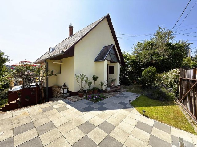 Eladó családi ház, Szentendrén 117 M Ft, 4 szobás