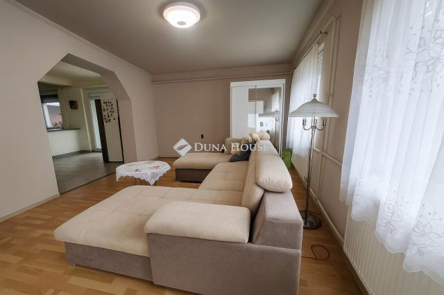Eladó családi ház, Tápiószecsőn 72.9 M Ft, 4 szobás
