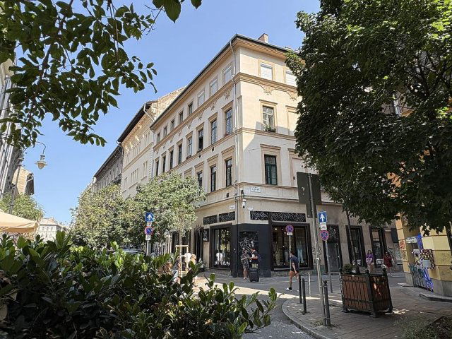 Eladó téglalakás, Budapesten, VII. kerületben, Király utcában