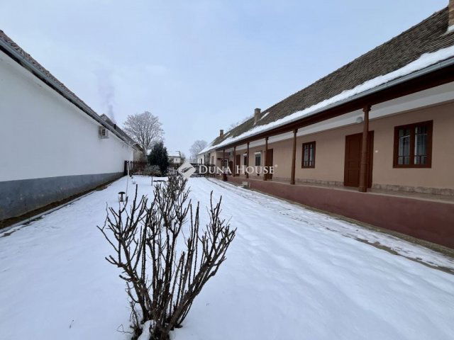 Eladó családi ház, Véménden 29 M Ft, 4 szobás