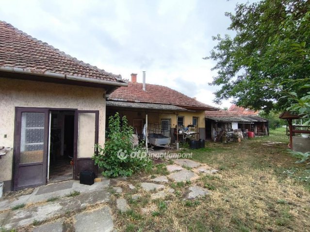 Eladó családi ház, Békésen 19.99 M Ft, 2 szobás