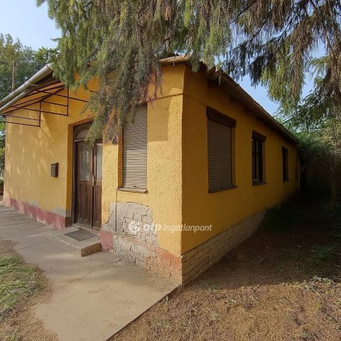 Eladó családi ház, Csanyteleken 7 M Ft, 2+1 szobás