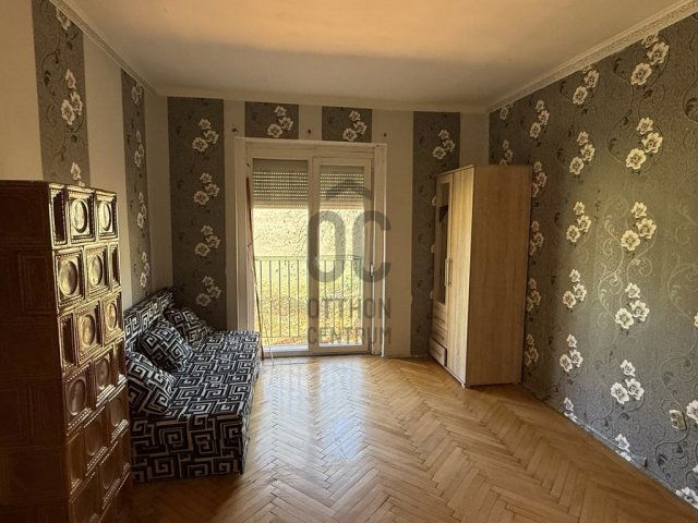 Eladó téglalakás, Komlón, Tompa Mihály utcában 14.5 M Ft