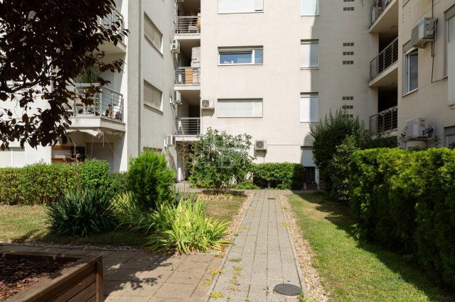 Eladó téglalakás, Budapesten, VI. kerületben 78.9 M Ft, 2 szobás