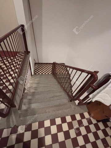 Eladó téglalakás, Keszthelyen 55.5 M Ft, 4 szobás