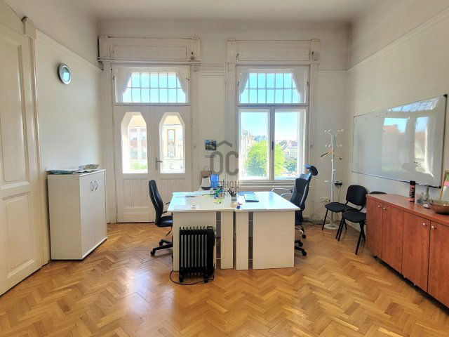 Eladó téglalakás, Szombathelyen 75 M Ft, 4 szobás